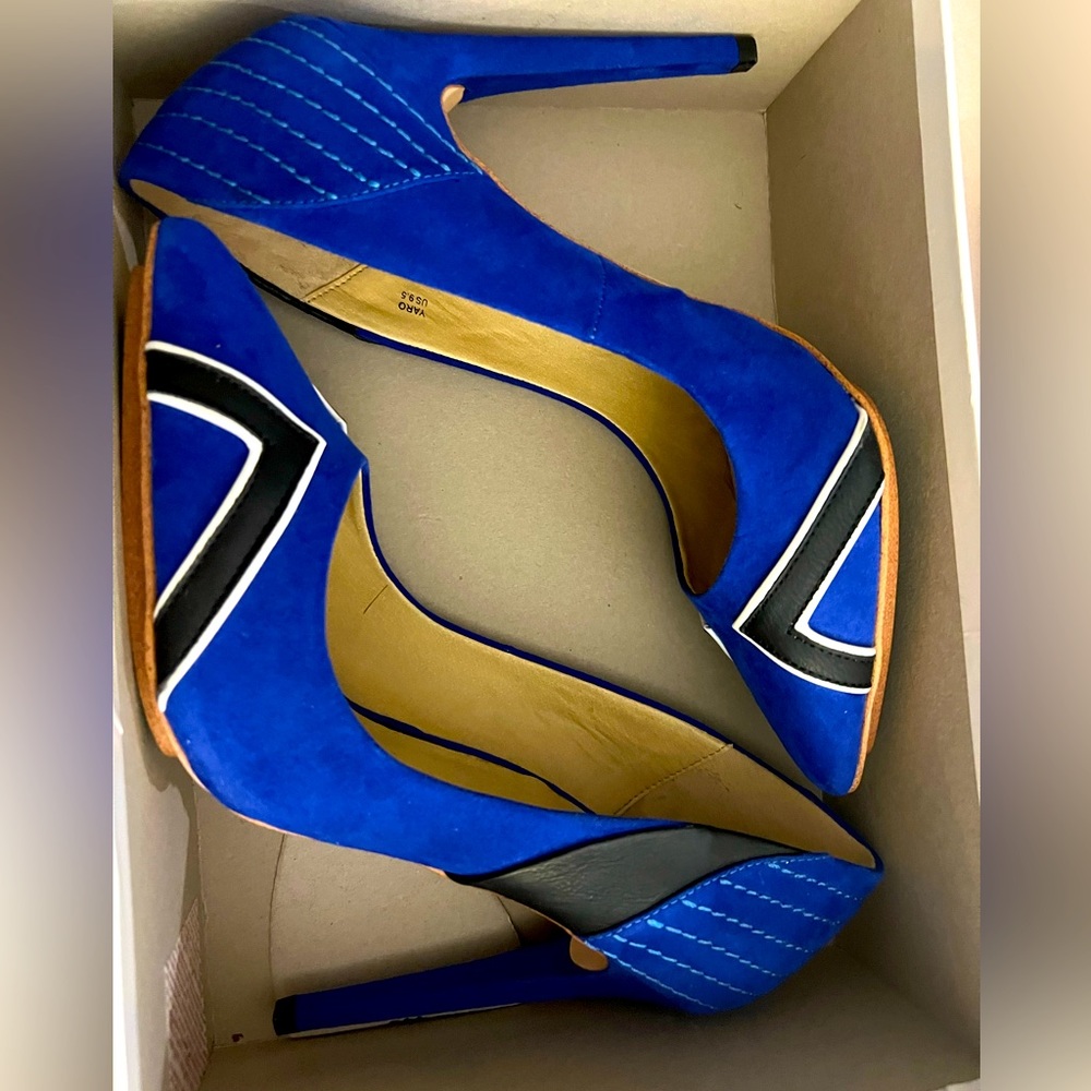 Gx blue black bad white heels  size 9 1/2